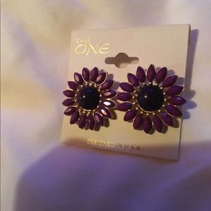 Purple flower earring pierced. Fits close to face.